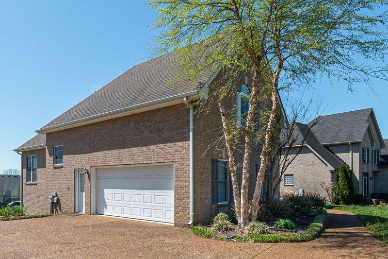 107 Laurens Way South, Hendersonville, TN 37075