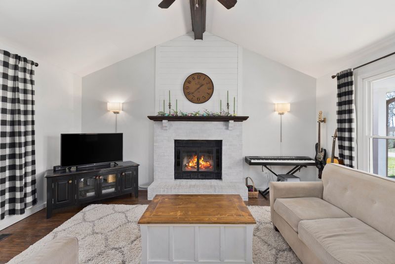 1603 Winding Way Dr, White House, TN 37188