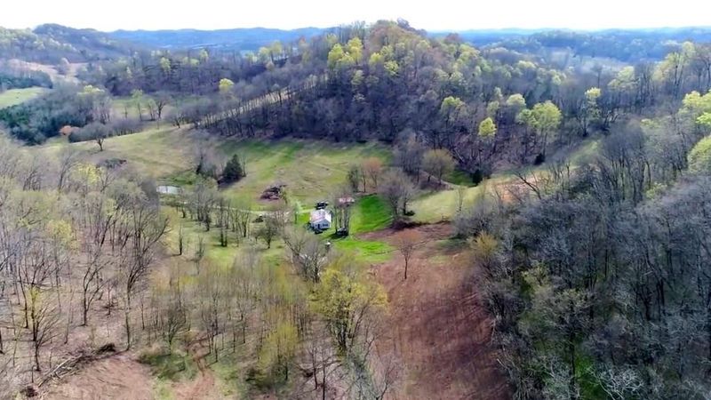 92 Bee Branch Ln, Pleasant Shade, TN 37145