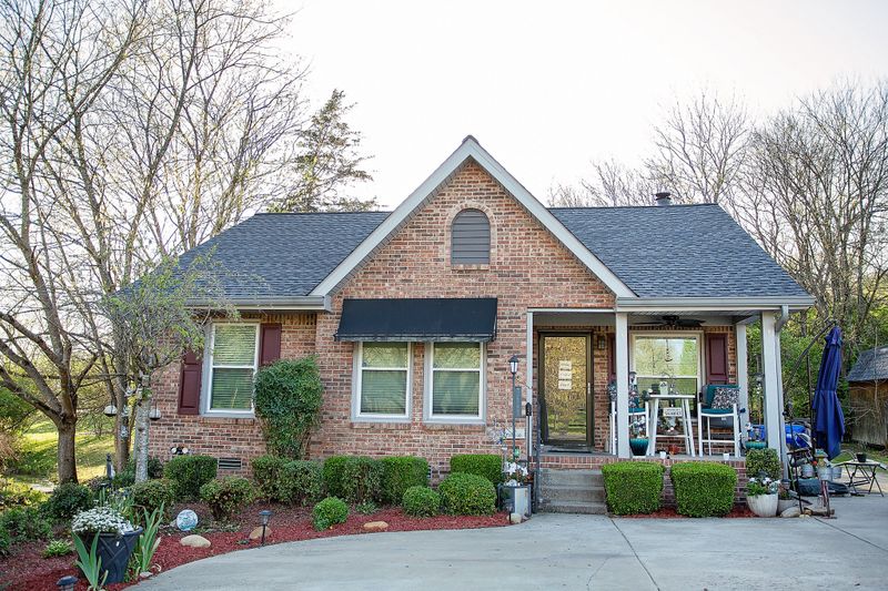 114 Dennis Rd, Hendersonville, TN 37075