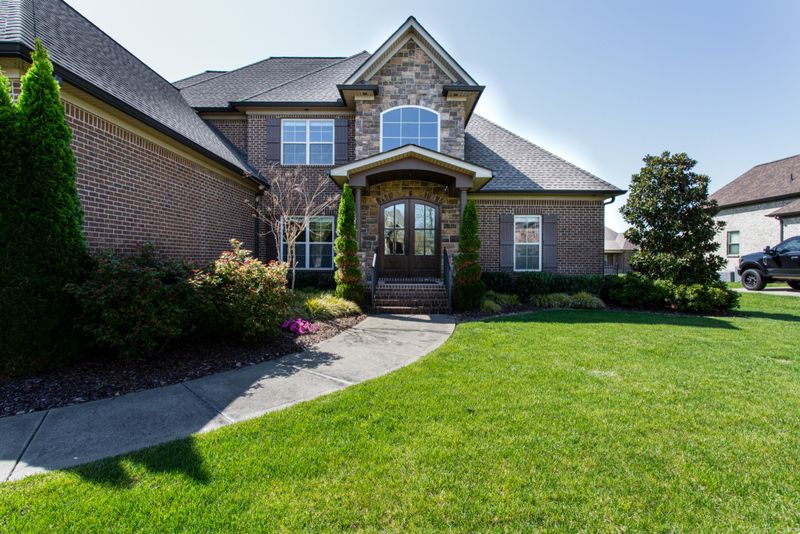 2038 Fairhaven Ln, Murfreesboro, TN 37128