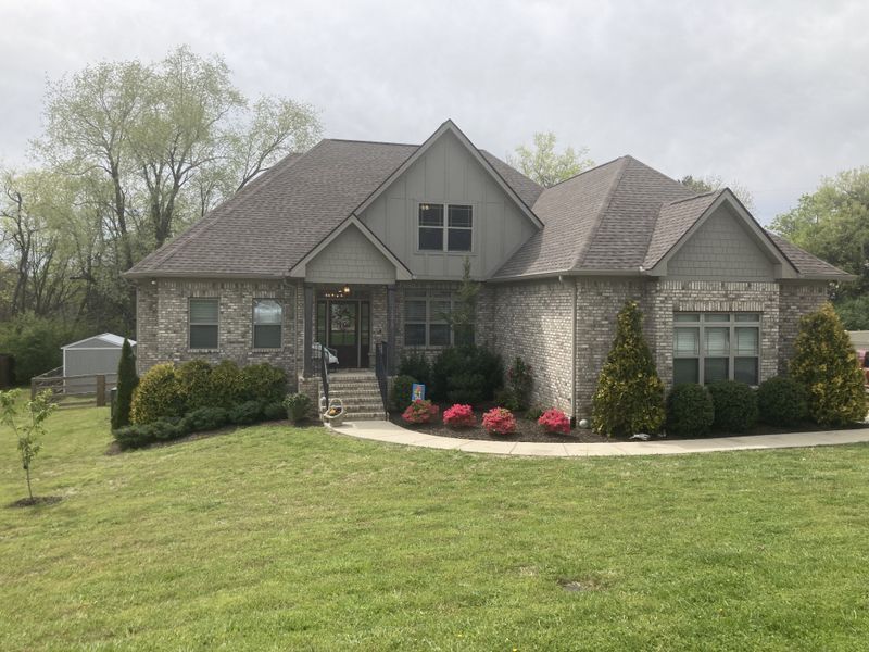 1772 Mayflower Dr, Columbia, TN 38401
