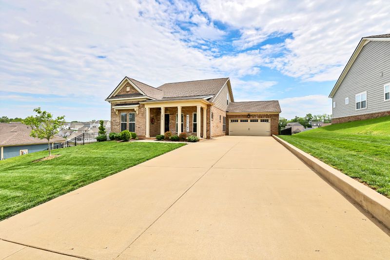 2816 Trentview Ln, Columbia, TN 38401