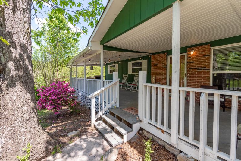 1002 W Circle Dr, Rossville, GA 30741