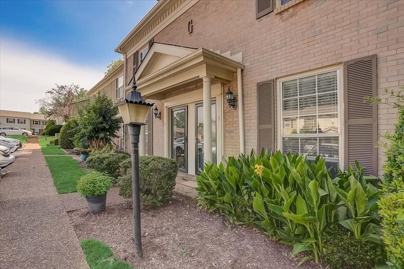 1011 Murfreesboro Rd #G4, Franklin, TN 37064