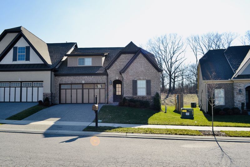963 Cherry Grove Dr, Hendersonville, TN 37075