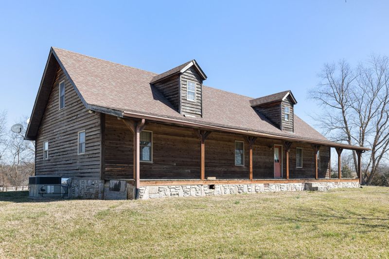 141 Village Green Rd, Gallatin, TN 37066