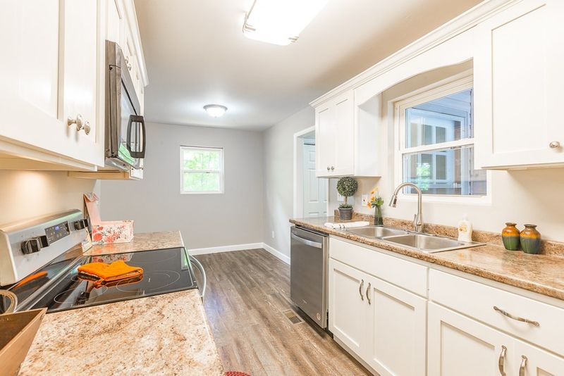 1091 Dawnville Rd NE, Dalton, GA 30721