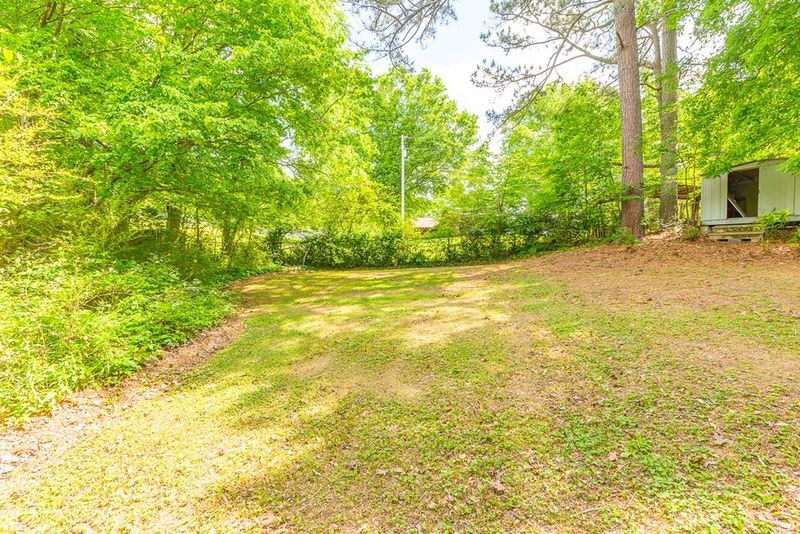 1091 Dawnville Rd NE, Dalton, GA 30721
