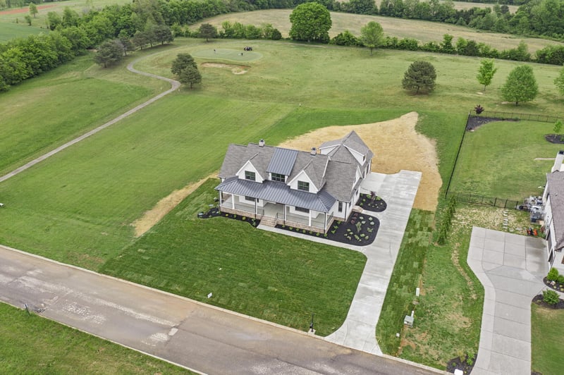 4215 Ironwood Dr, Greenbrier, TN 37073
