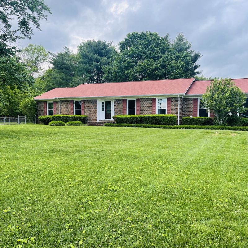 2406 Foxcroft Rd, Murfreesboro, TN 37128