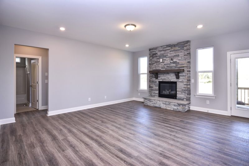 1062 Clendening Dr, Gallatin, TN 37066