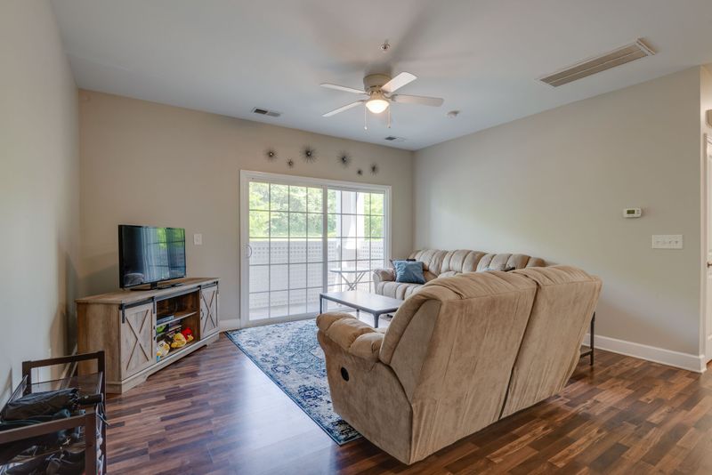 4845 Bevendean Dr #10, Nashville, TN 37211