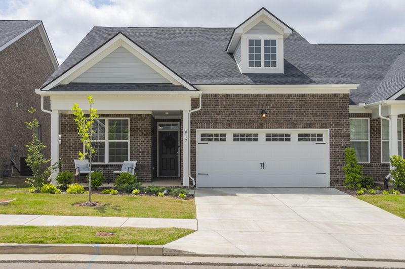 817 Sunset View Dr, Hermitage, TN 37076