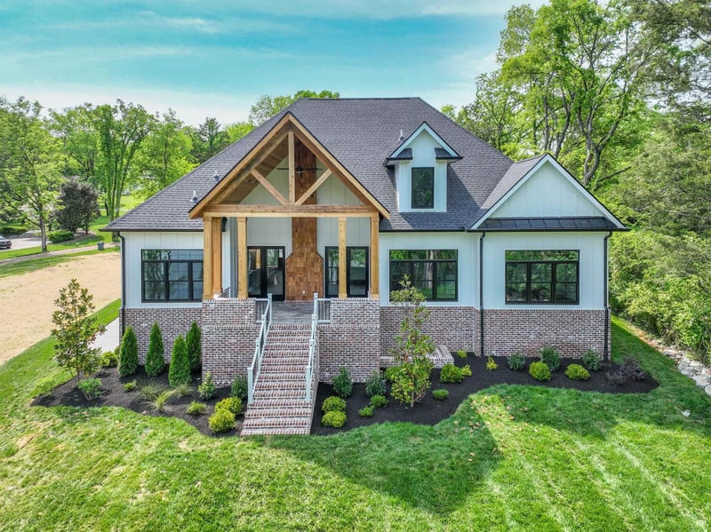 1094 Hickory Harbor Dr, Gallatin, TN 37066