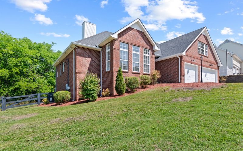 129 River Chase Dr, Hendersonville, TN 37075