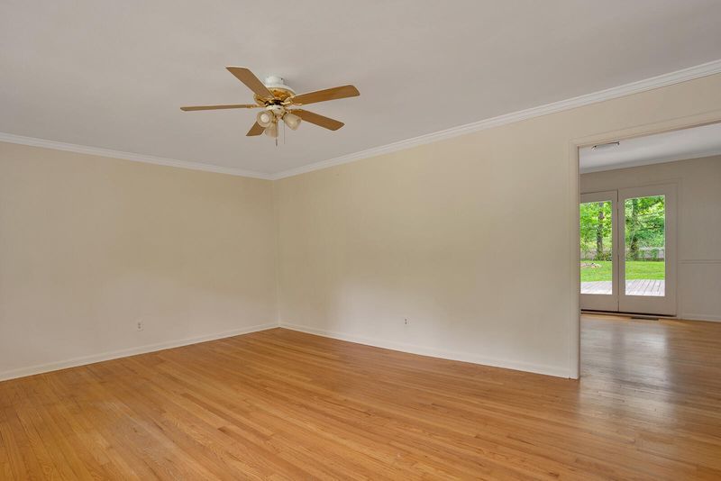 35 Crabtree Rd, Rossville, GA 30741