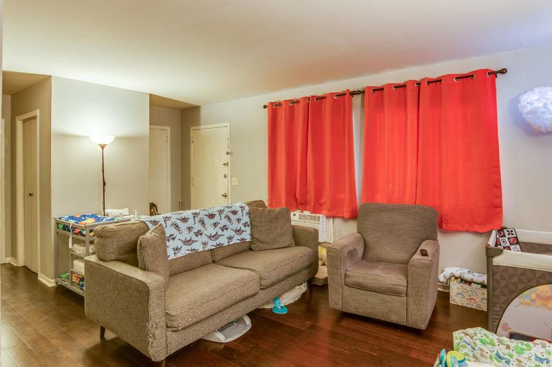 550 Harding Pl #D102, Nashville, TN 37211
