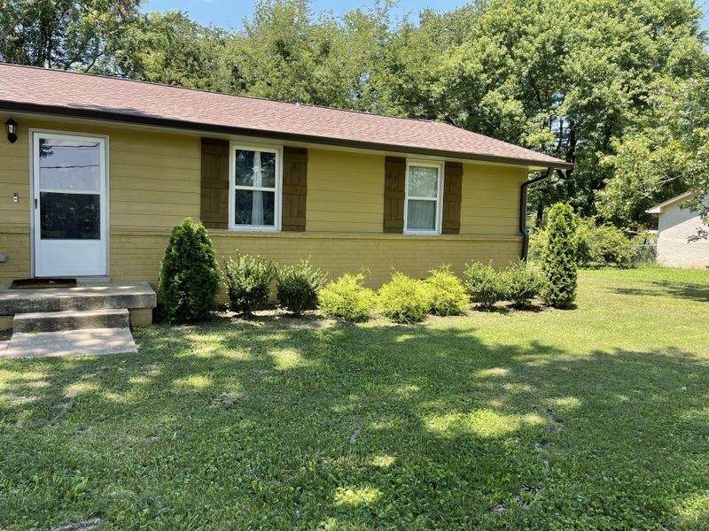 2418 Elam Rd, Murfreesboro, TN 37127