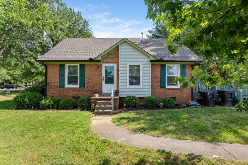 2214 Patriot Dr, Murfreesboro, TN 37130