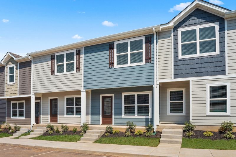 8068 Logan Dr, La Vergne, TN 37086
