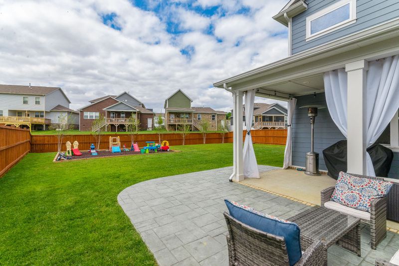 583 Nottingham Ave, Hendersonville, TN 37075