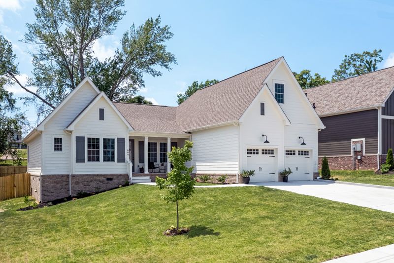 609 Davis Valley Dr, Columbia, TN 38401