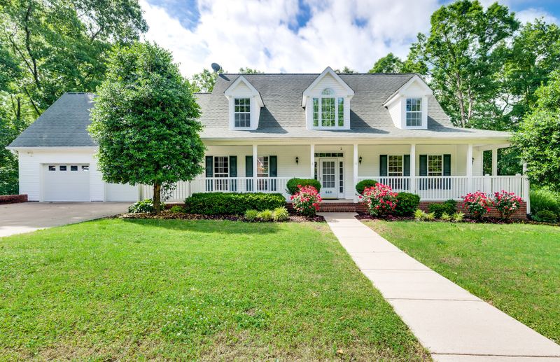 669 Lone Oak Dr, Pegram, TN 37143