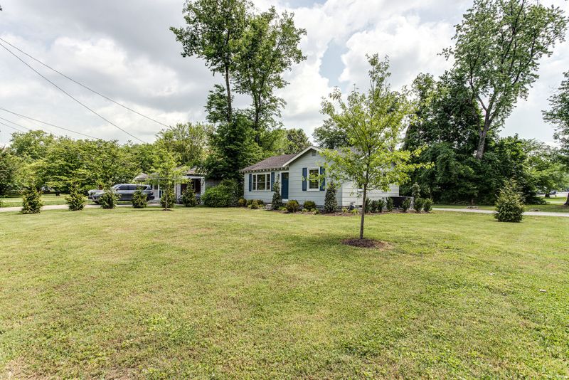 1502 Graybar Ln, Murfreesboro, TN 37129