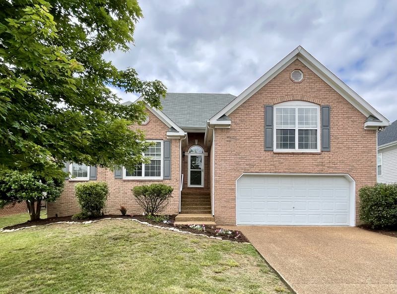 2260 Dewey Dr, Spring Hill, TN 37174