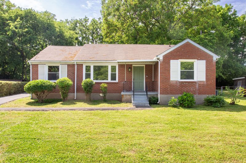 1110 Gibson Dr, Madison, TN 37115