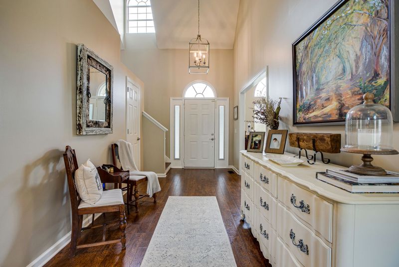 132 Holt Hills Rd, Nashville, TN 37211