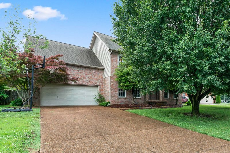 2420 Amber Glen Dr, Murfreesboro, TN 37128