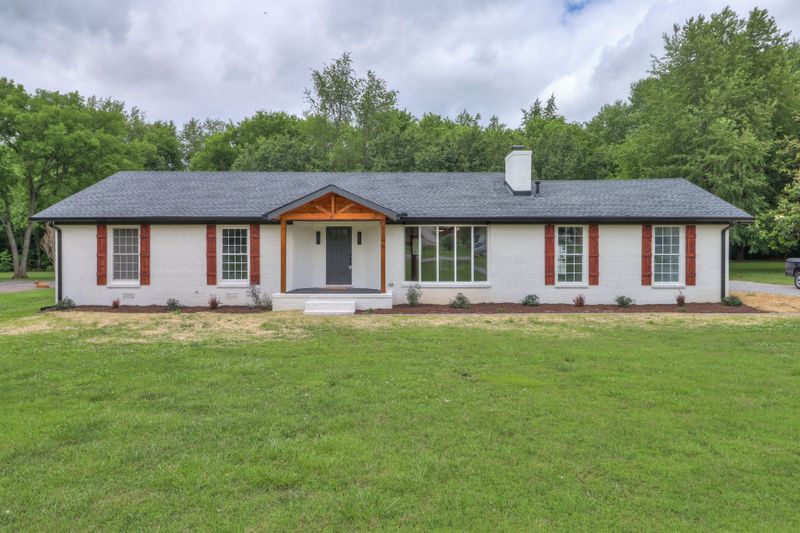 2398 Braxton Bragg Dr, Murfreesboro, TN 37129
