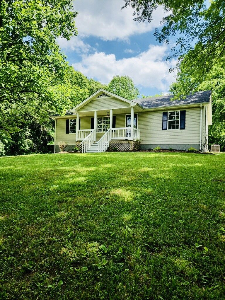 392 Parker Rd, Portland, TN 37148
