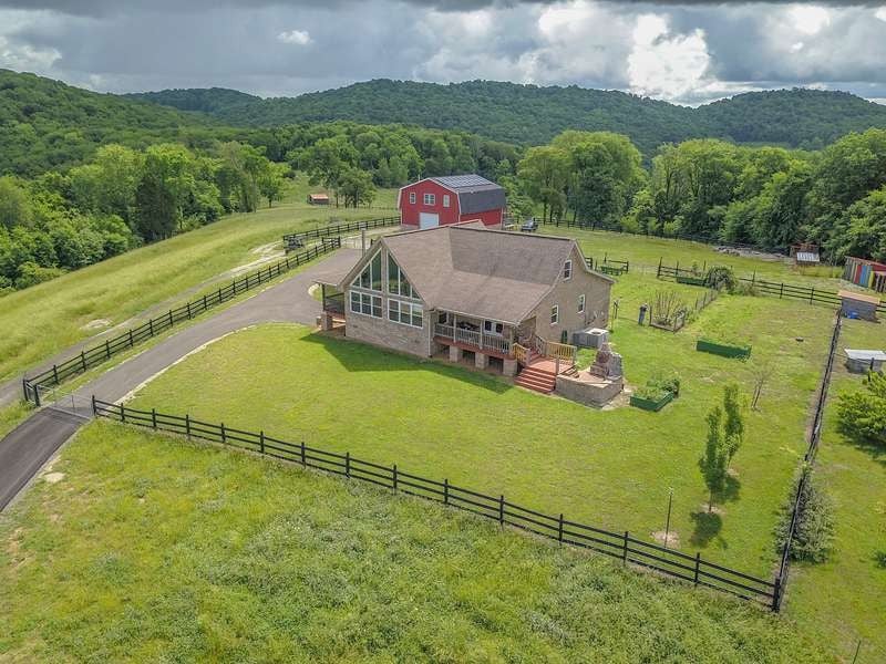 444 Grant Hwy, Gordonsville, TN 38563