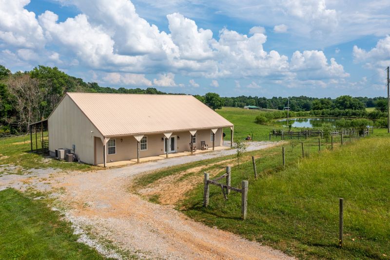 2572 Old Washington Rd, Cedar Hill, TN 37032