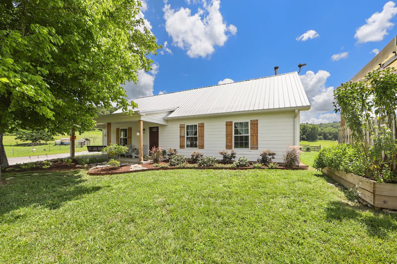 212 Barrett Rd, Watertown, TN 37184