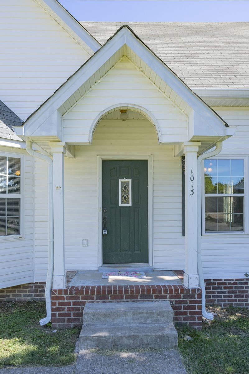 1013 Heydel Cir, Lebanon, TN 37087
