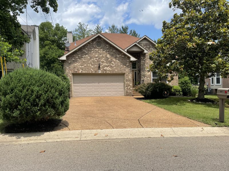 817 Magnolia Ct E, Nashville, TN 37221