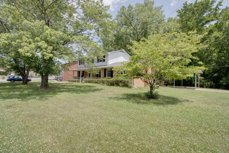 801 Beth Dr, Nashville, TN 37206