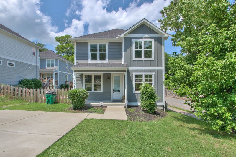 1700A Simpkins St, Nashville, TN 37208
