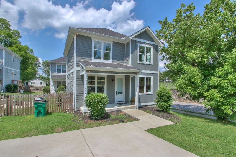 1700A Simpkins St, Nashville, TN 37208