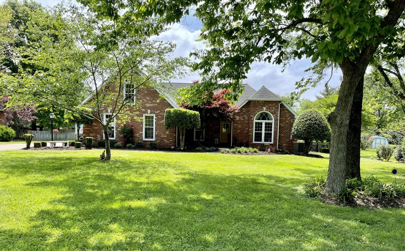 204 Royal Glen Blvd, Murfreesboro, TN 37128