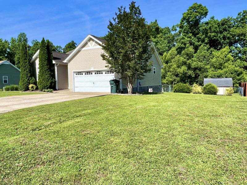 511 Poplar Bnd, Dickson, TN 37055