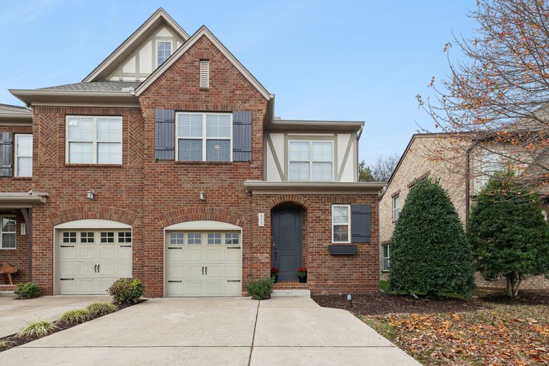 423 Waterbrook Dr, Mount Juliet, TN 37122