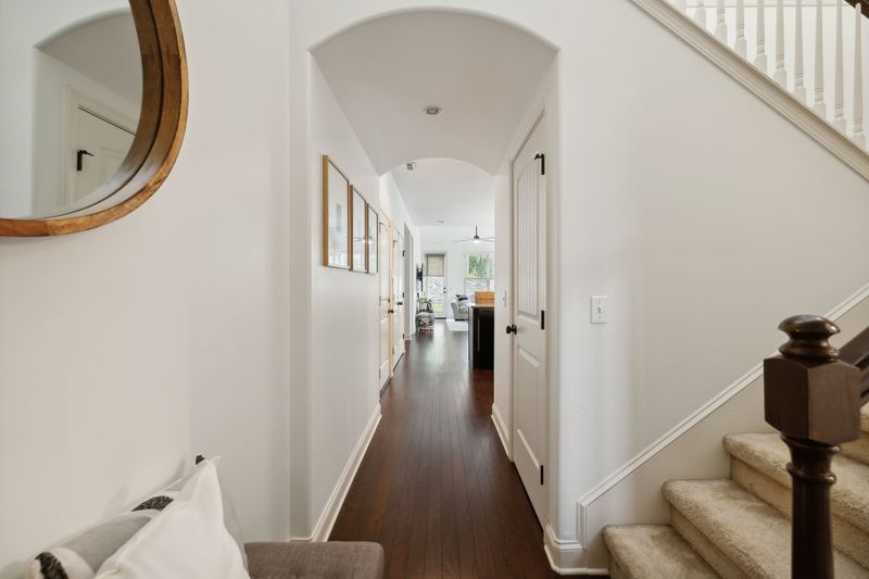 423 Waterbrook Dr, Mount Juliet, TN 37122