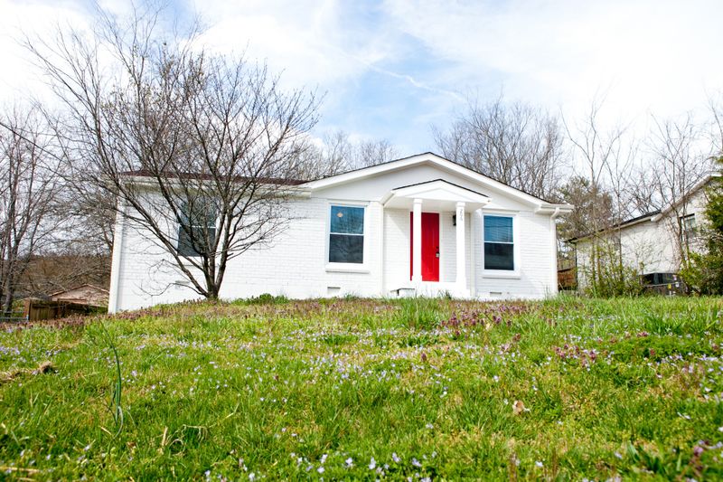 206 Cedar Dr, Franklin, TN 37064