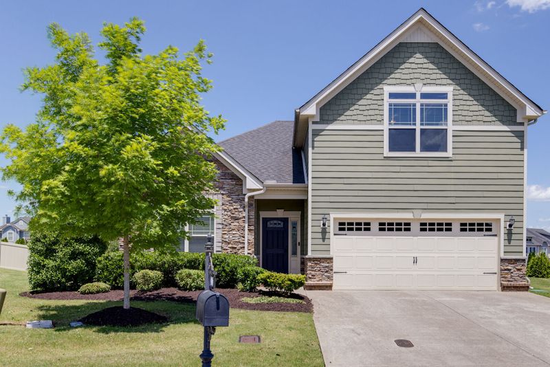 906 Contessa Dr, Murfreesboro, TN 37128