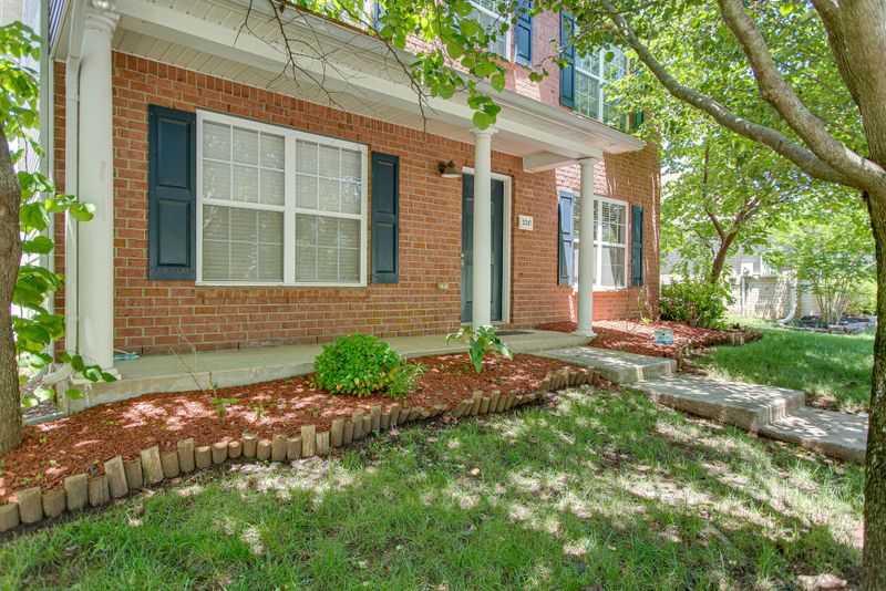3347 Blaze Dr, Murfreesboro, TN 37128
